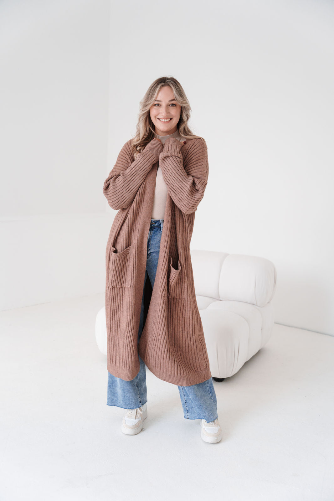 Maxi Cardigan mit Rippenmuster (Braun)