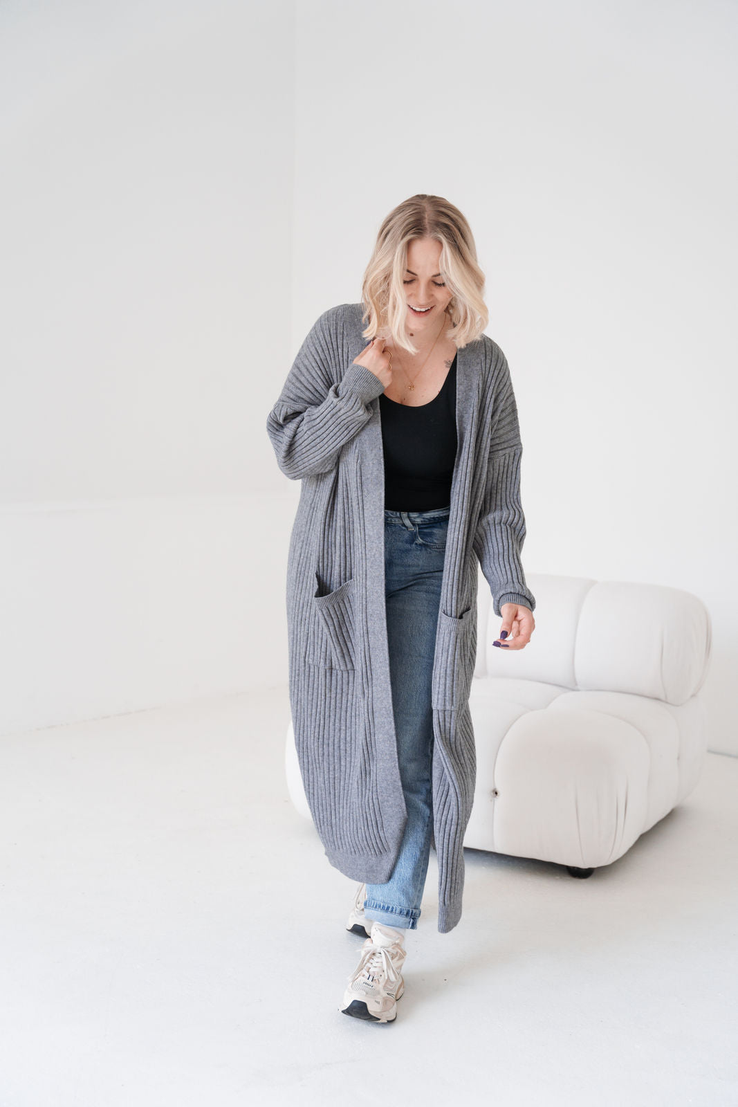 Maxi Cardigan mit Rippenmuster (Grau)