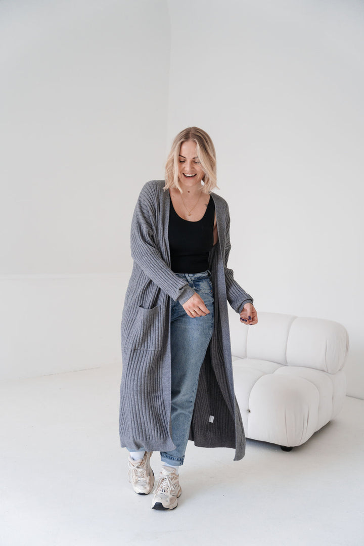 Maxi Cardigan mit Rippenmuster (Grau)