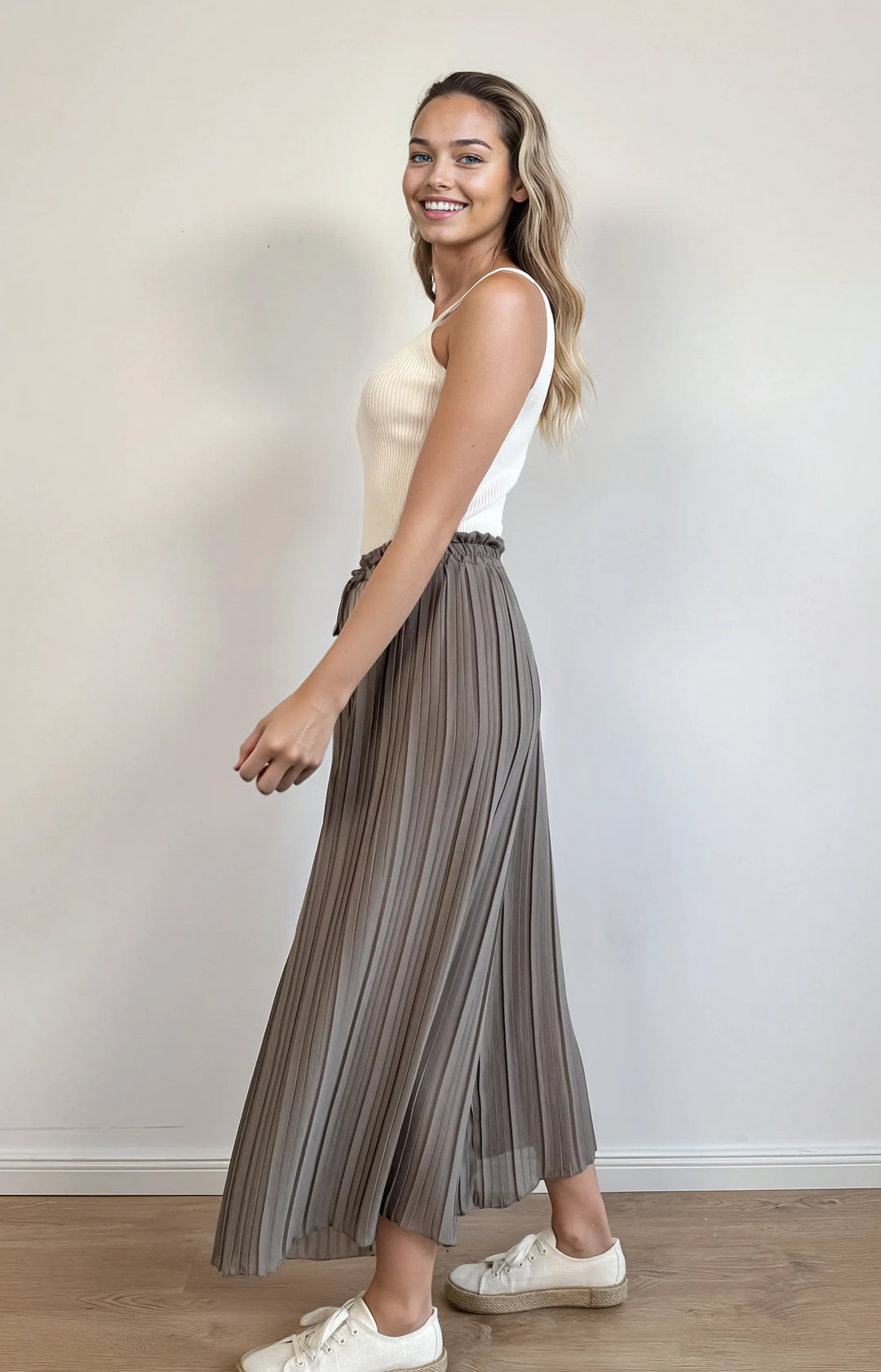 Hose in Faltenoptik (Taupe)