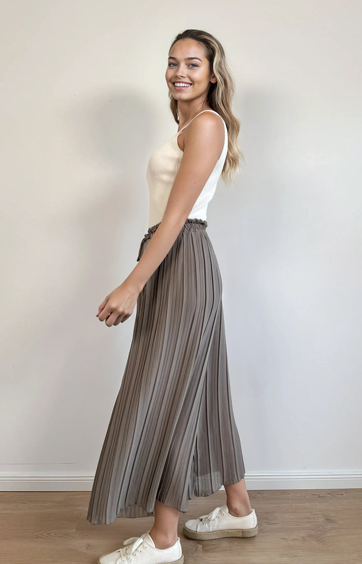 Hose in Faltenoptik (Taupe)