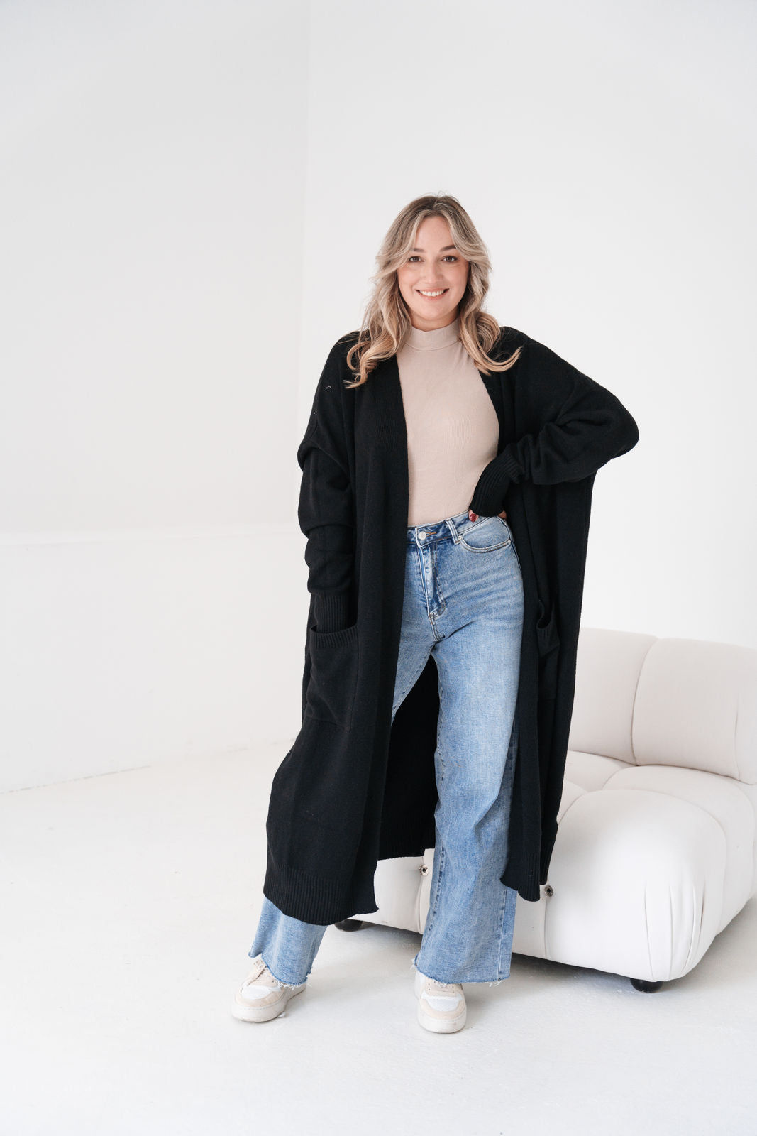 Maxi Cardigan mit Taschen (Schwarz)