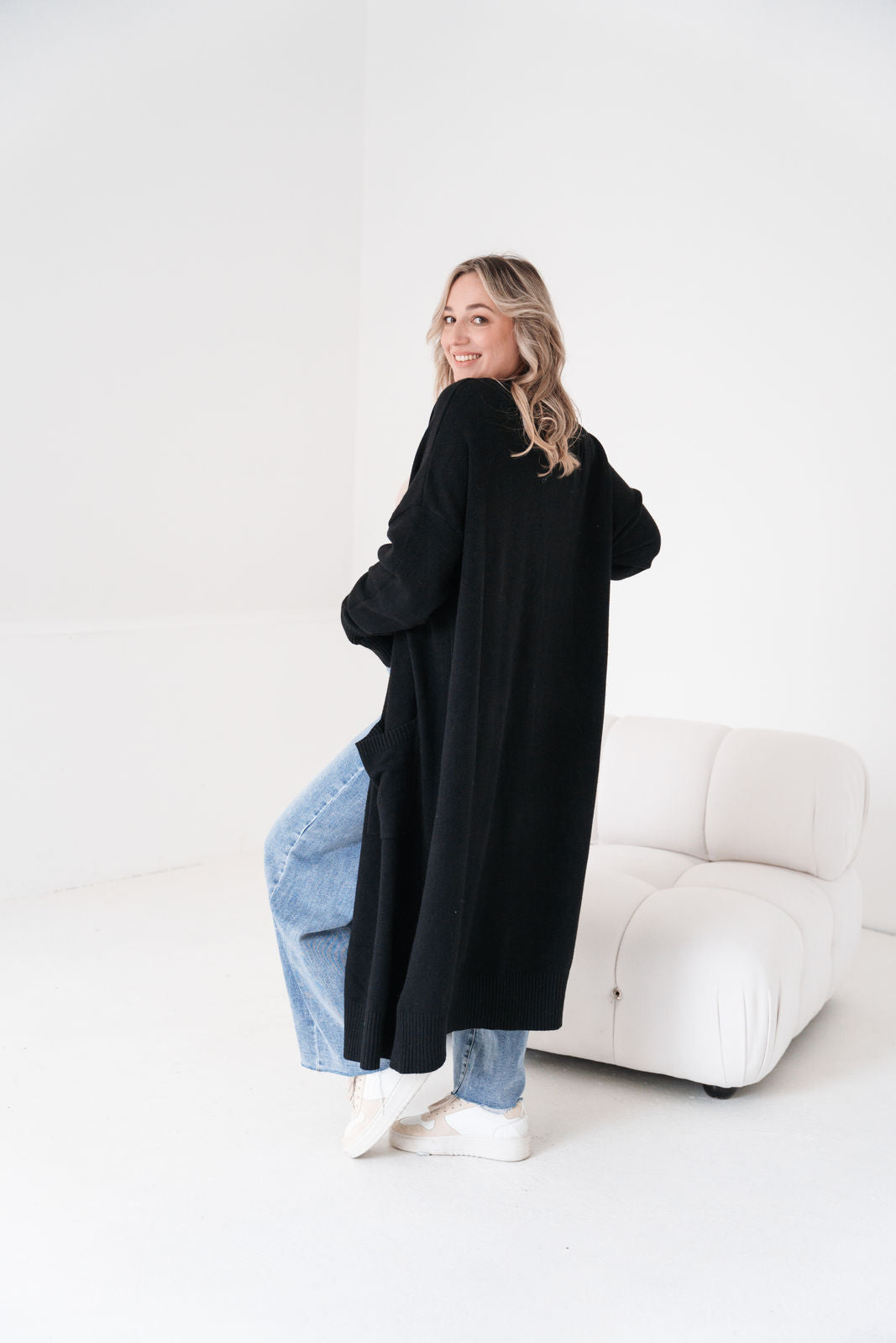 Maxi Cardigan mit Taschen (Schwarz)