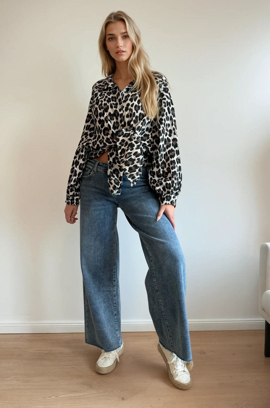 Kurze Musselin Hemdbluse (Leoprint)