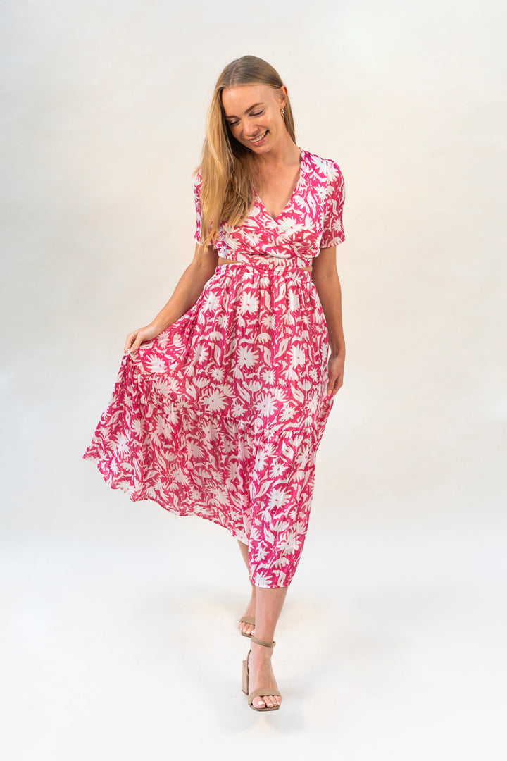 Maxikleid mit Cut-Out (Pink-Weiss)