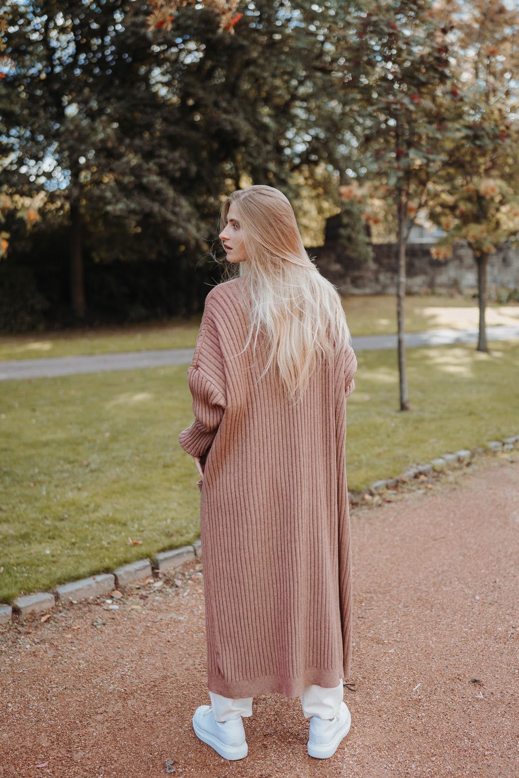 Maxi Cardigan mit Rippenmuster (Braun)