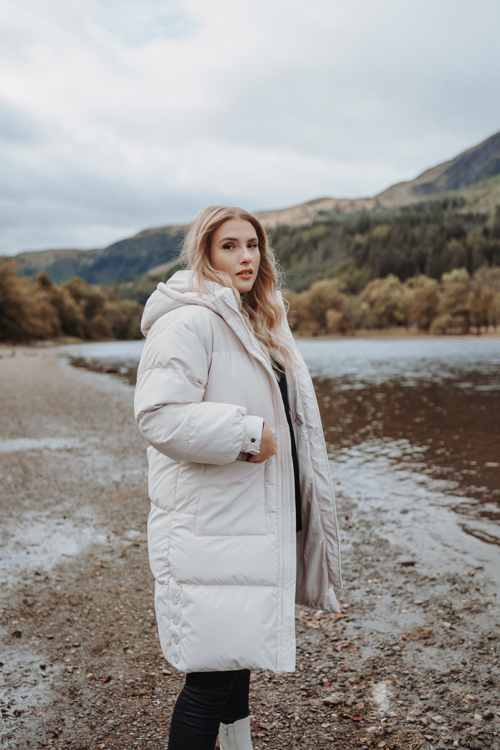 Steppjacke mit aufgesetzten Taschen (Beige)