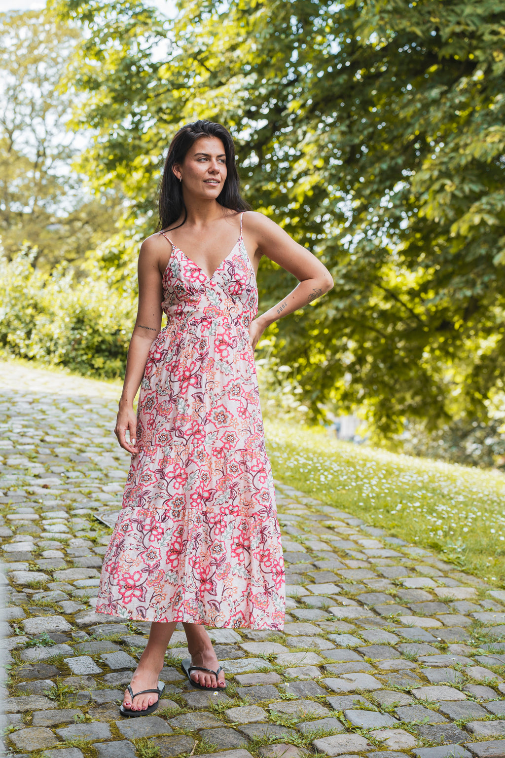 Maxikleid mit Spaghettiträgern und Blumenprint (Rosa)