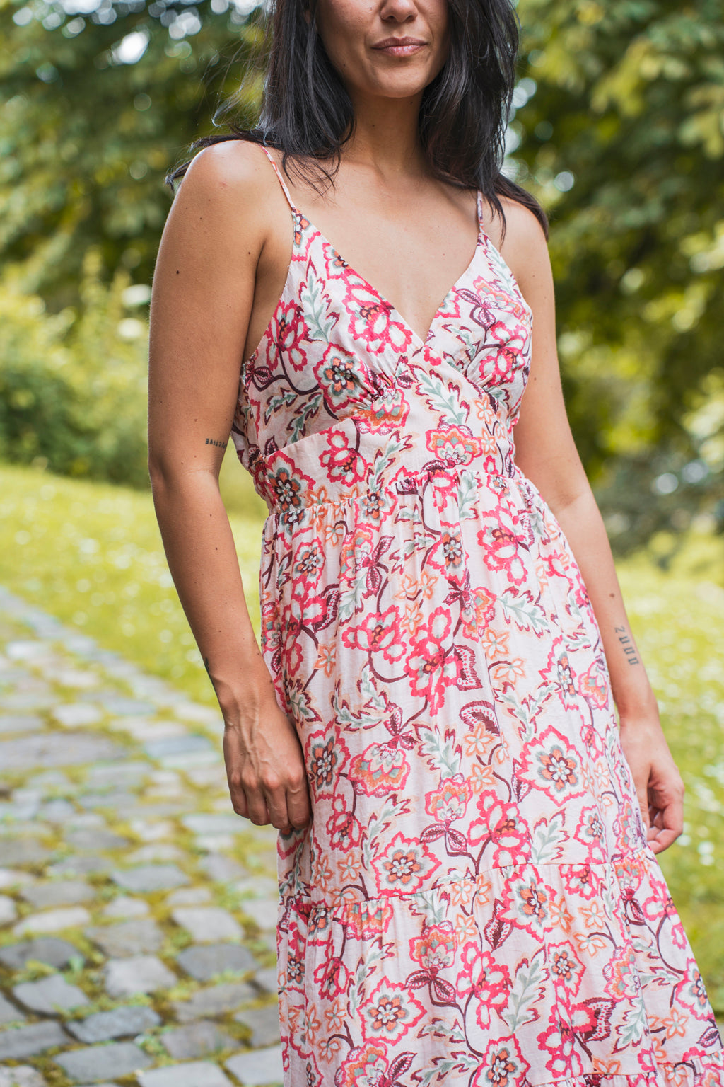 Maxikleid mit Spaghettiträgern und Blumenprint (Rosa)