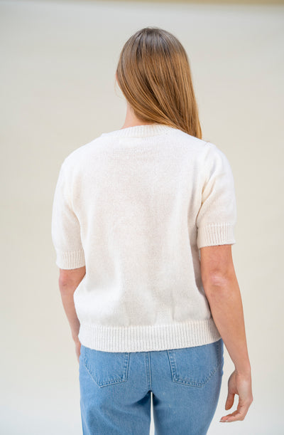 Pullover mit kurzen Ärmeln und 3D Blumenstrick (Creme-Bunt)