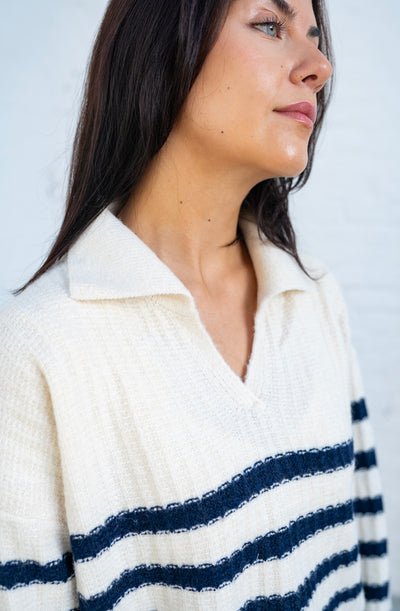 Strickpullover mit Kragen (Creme-Blau)