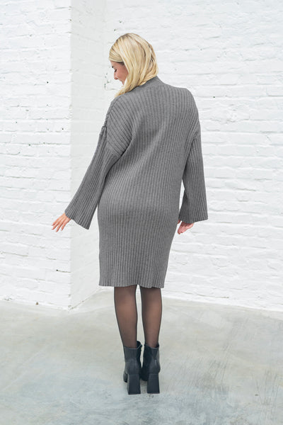 Long Pullover mit weiten Ärmeln (Grau)