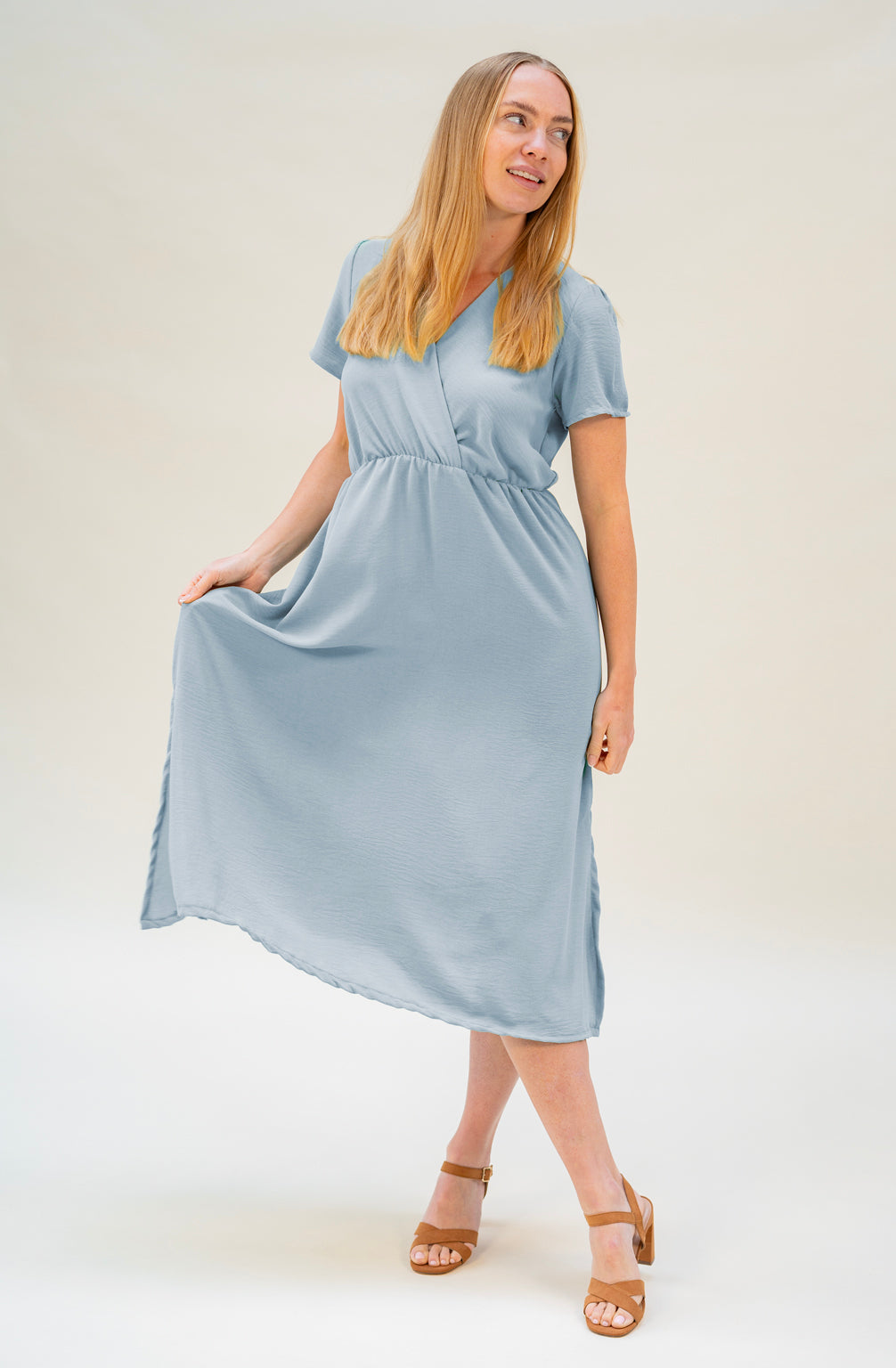 Midikleid mit V-Ausschnitt (Hellblau)