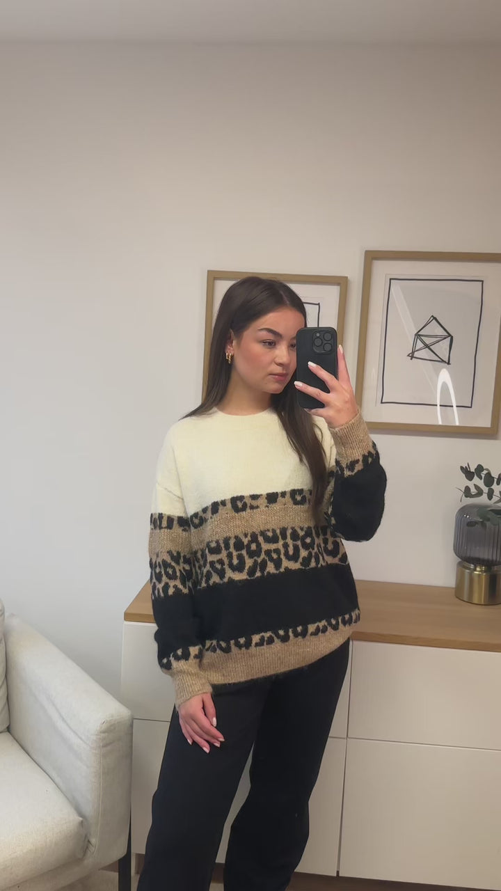 Strickpullover mit Leo-Muster (Creme-Schwarz-Leo)