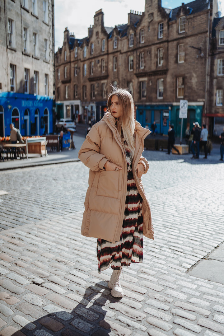 Steppjacke mit aufgesetzten Taschen (Camel)