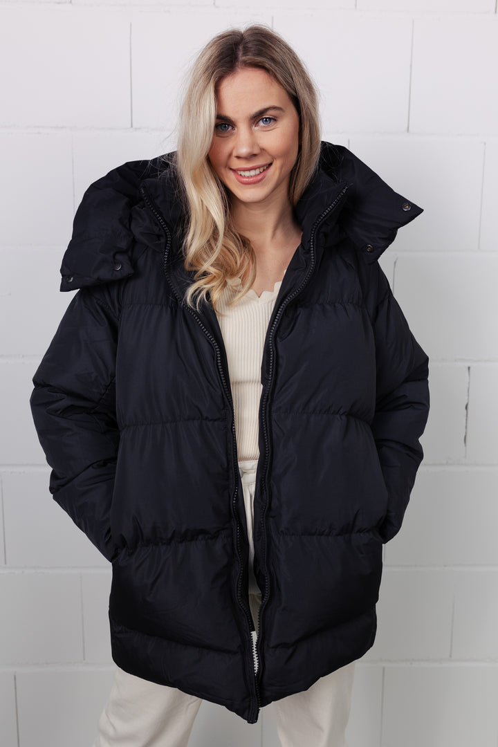 Steppjacke mit Kapuze (Schwarz)