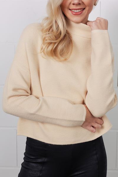 Cropped Pullover mit Kragen (Beige)