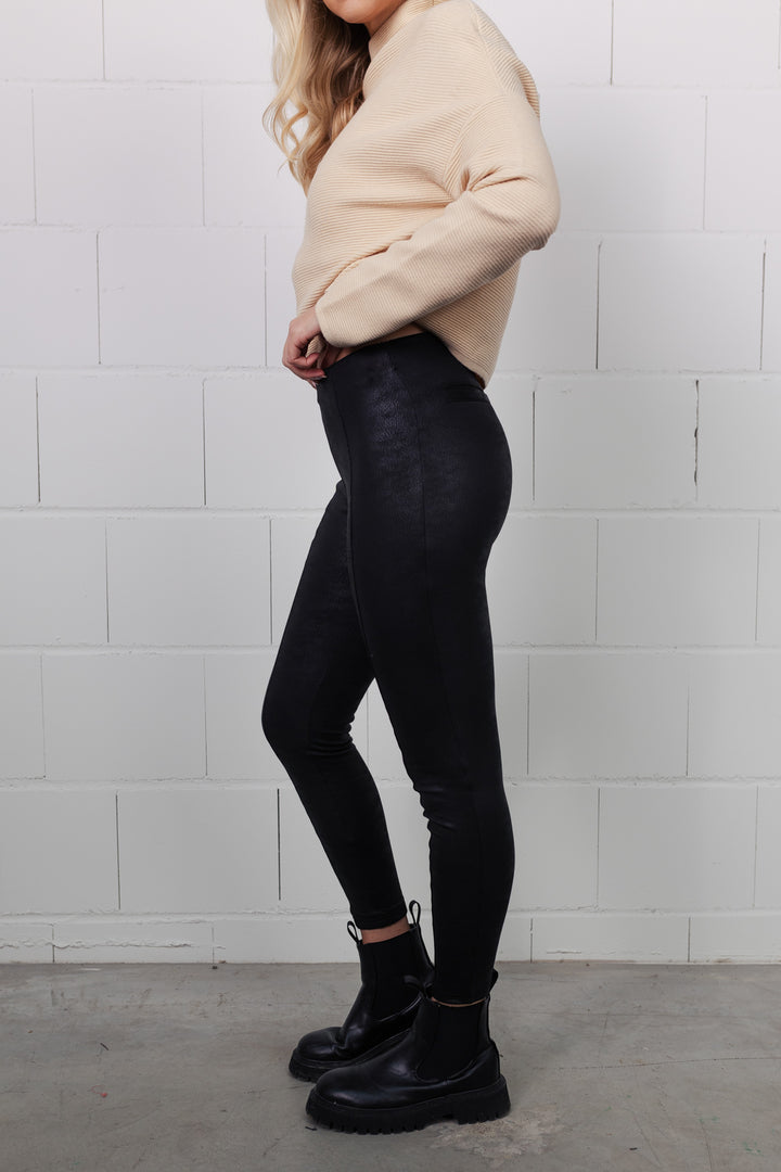 Leggings in Lederoptik mit Muster (Schwarz)