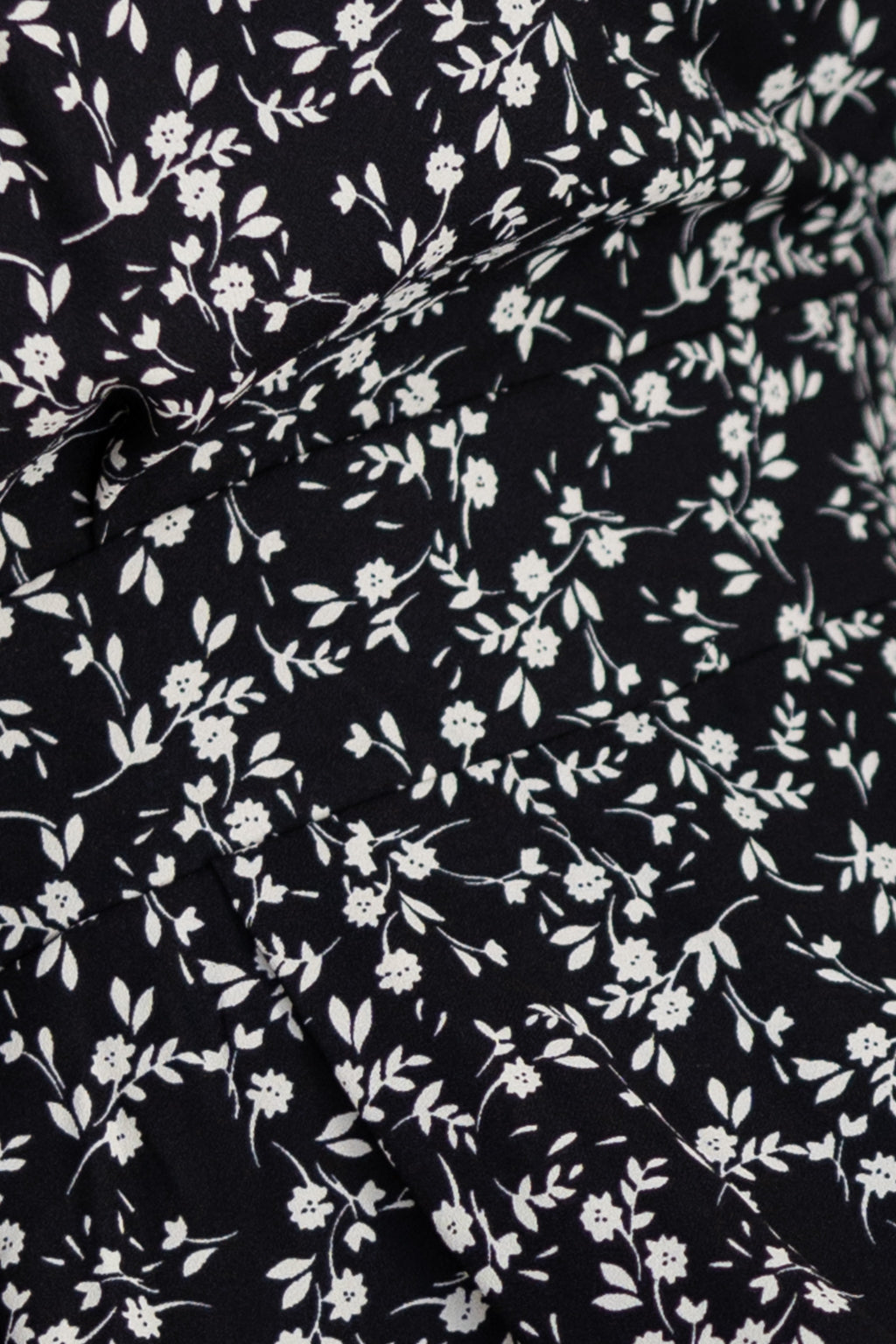 Kleid mit Blumenprint (Schwarz)