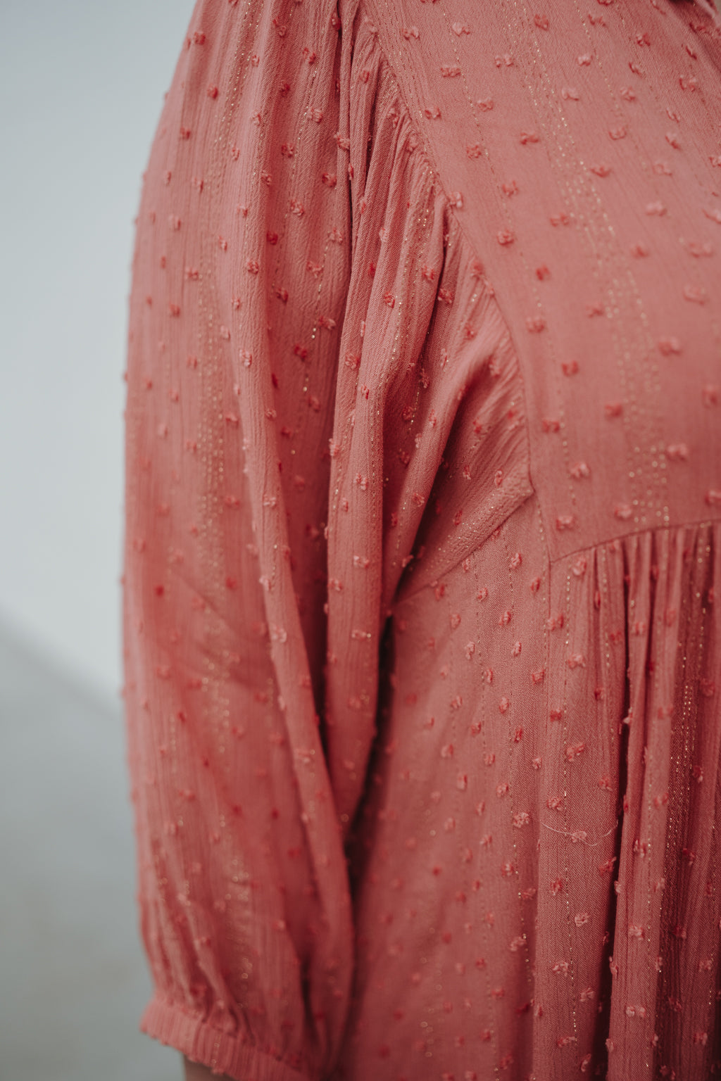 Kleid mit Golddetails (Altrosa)