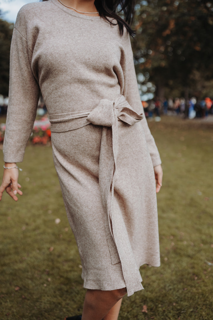 Strickkleid mit Schleife (Latte Macchiato)